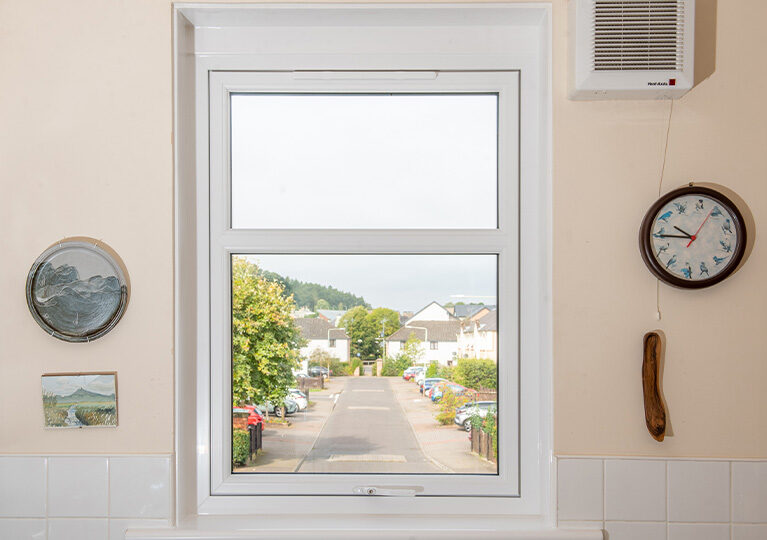 Kitchen reversible window - trade