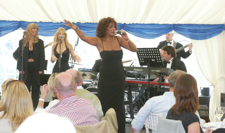 Sheila Ferguson entertianing the crowd