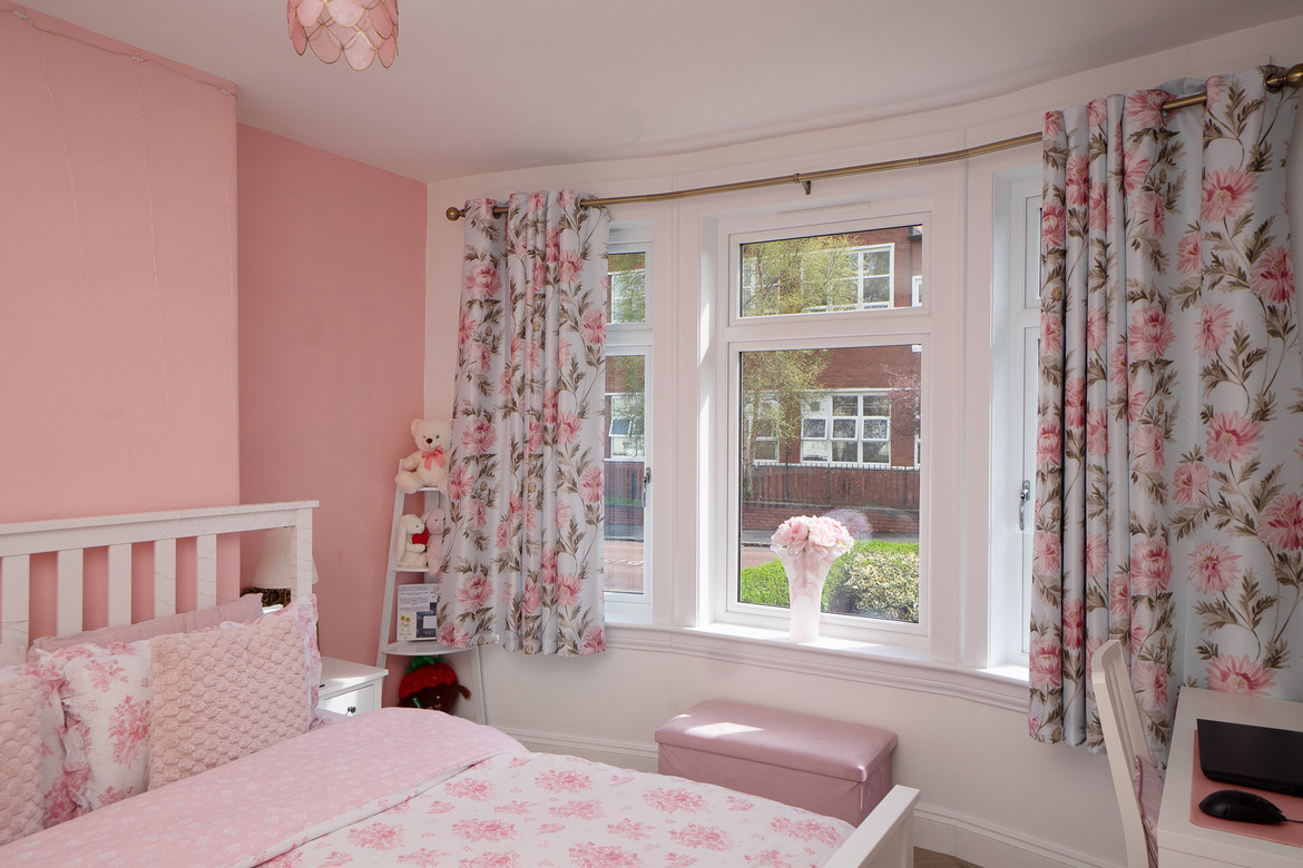 Lorimer-Casement-Window-White-Interior-Bedroom2-Glasgow