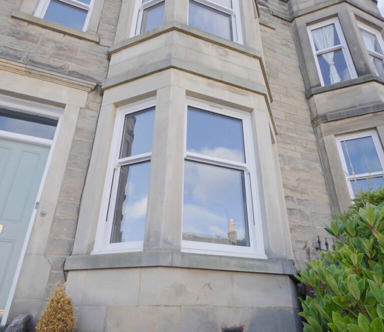 Gilzean_SlidingSashWindows_BayWindow_LivingRoom_External