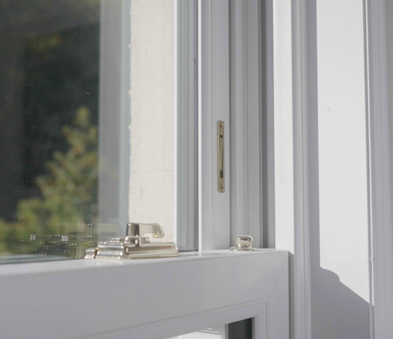 Gilzean_SlidingSashWindows_Bedroom_IronmongeryDetail