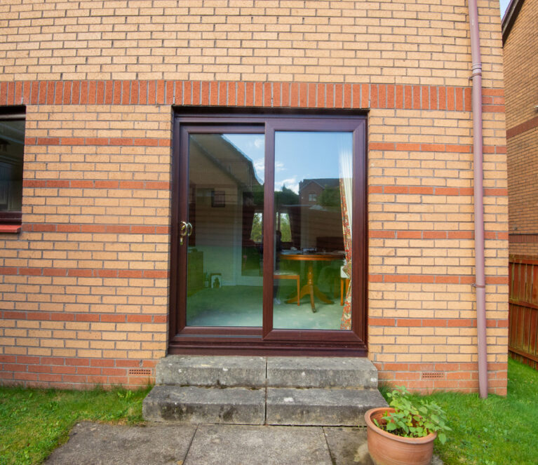 Murphy_PatioDoors_External_RoseWood_Landscape