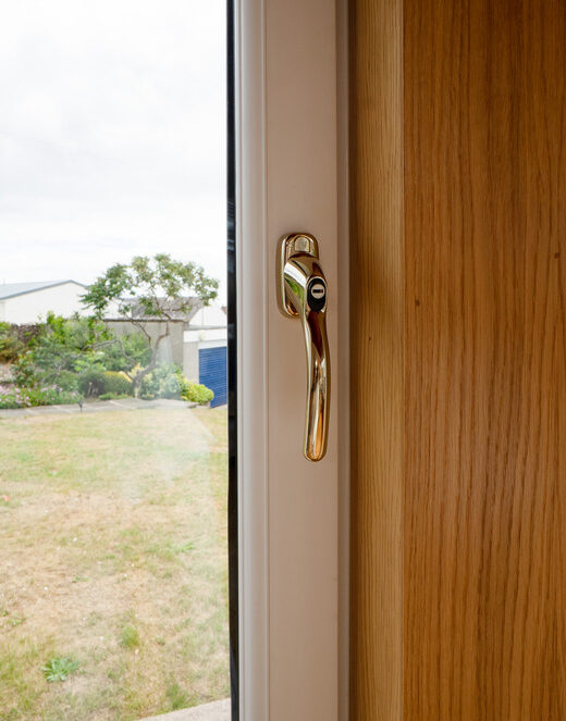 McLaren_LivingRoom_Internal_Gold_Handle