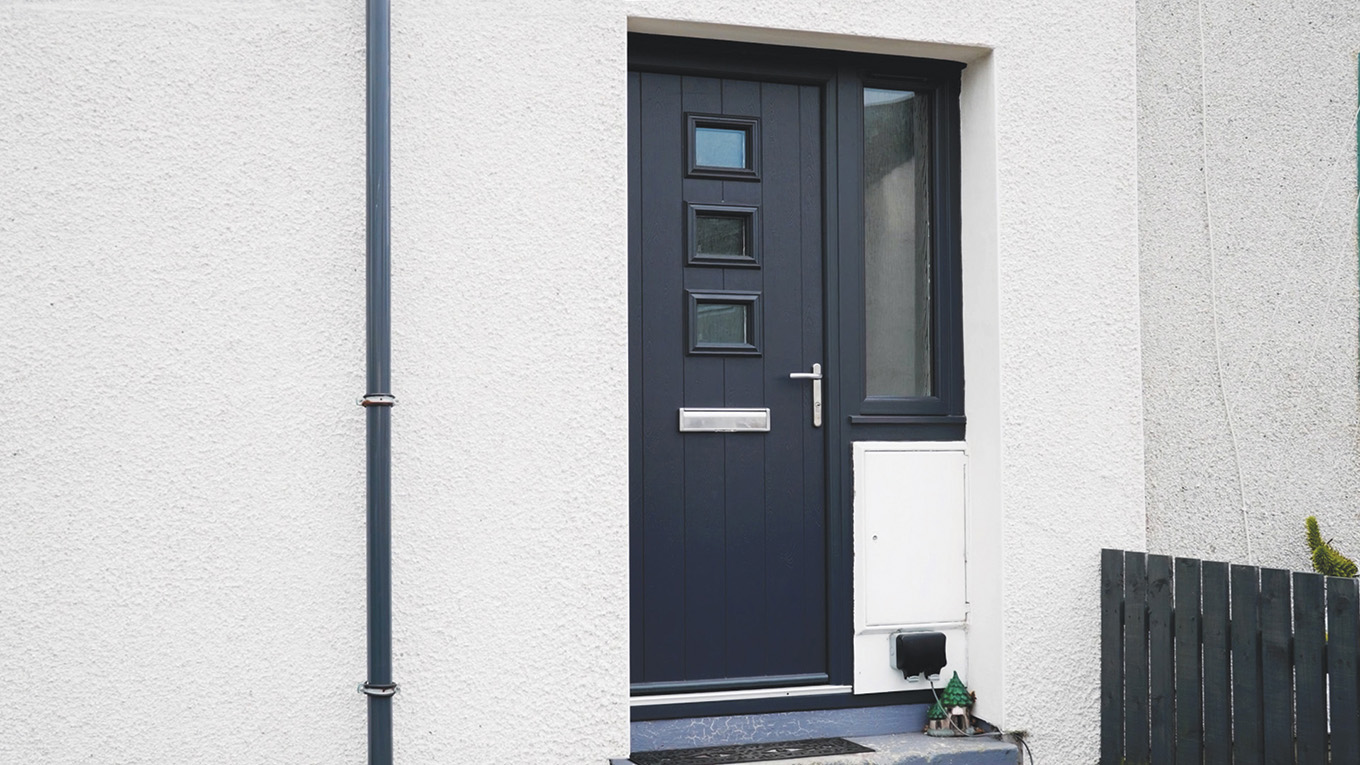 TimberLuxe Hallin door in anthracite grey and side window
