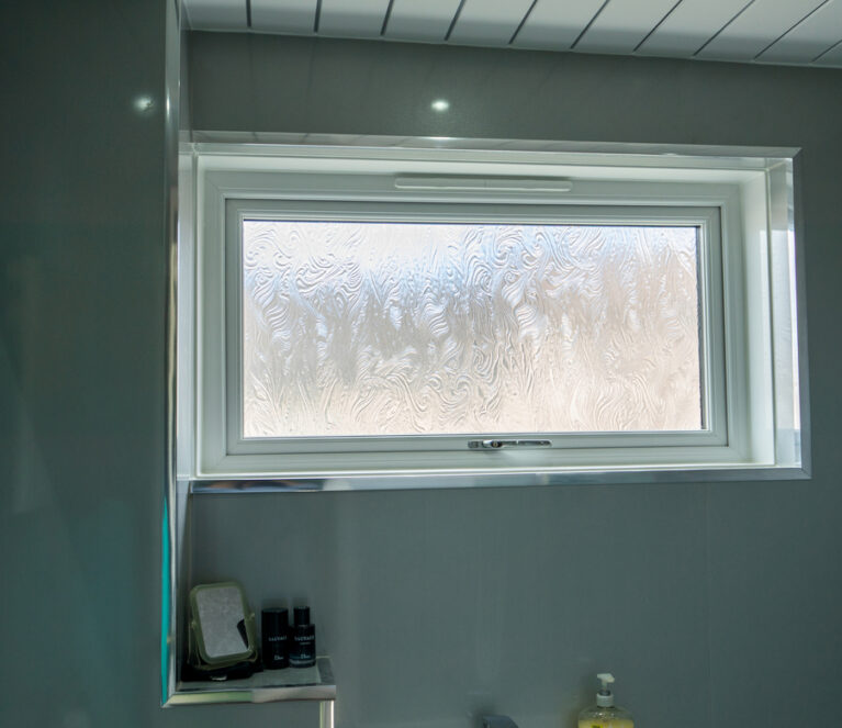 Ross_Aramdale_RoseWoodWhite_CasementWindow_Bathroom_After